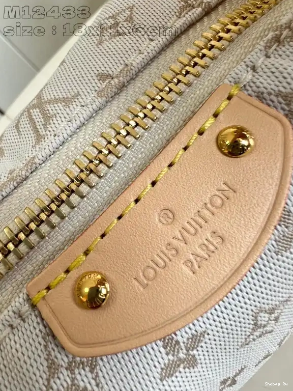 Louis Pochette Hills Vuitton 0612